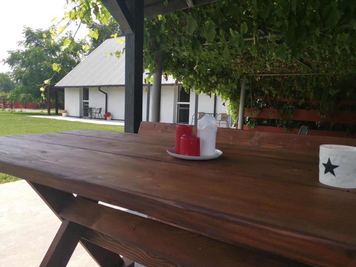 Agrochalupki Apartment Korczowa Екстериор снимка